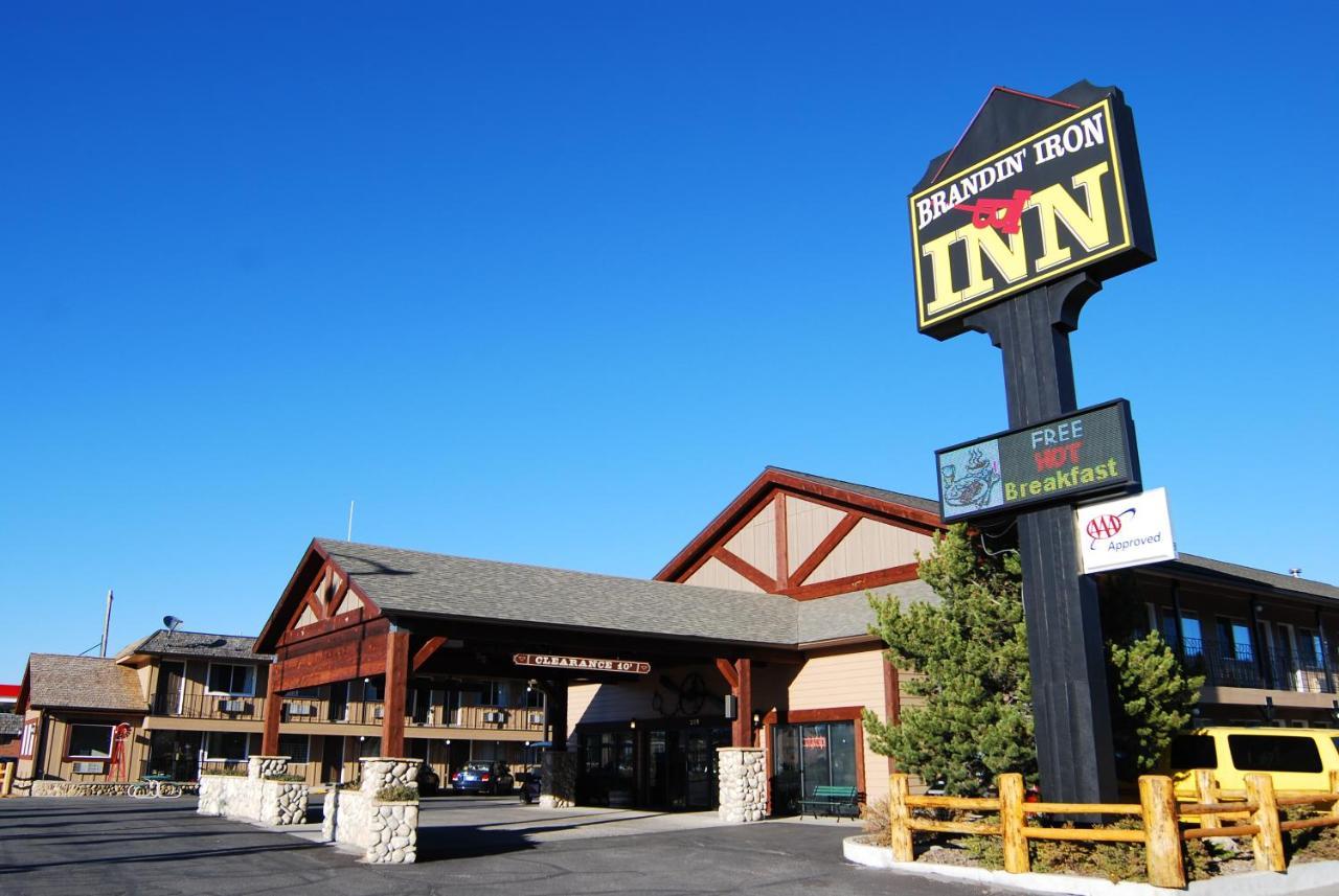 غرب يلوستون Brandin' Iron Inn المظهر الخارجي الصورة