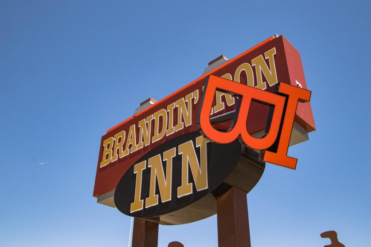 غرب يلوستون Brandin' Iron Inn المظهر الخارجي الصورة