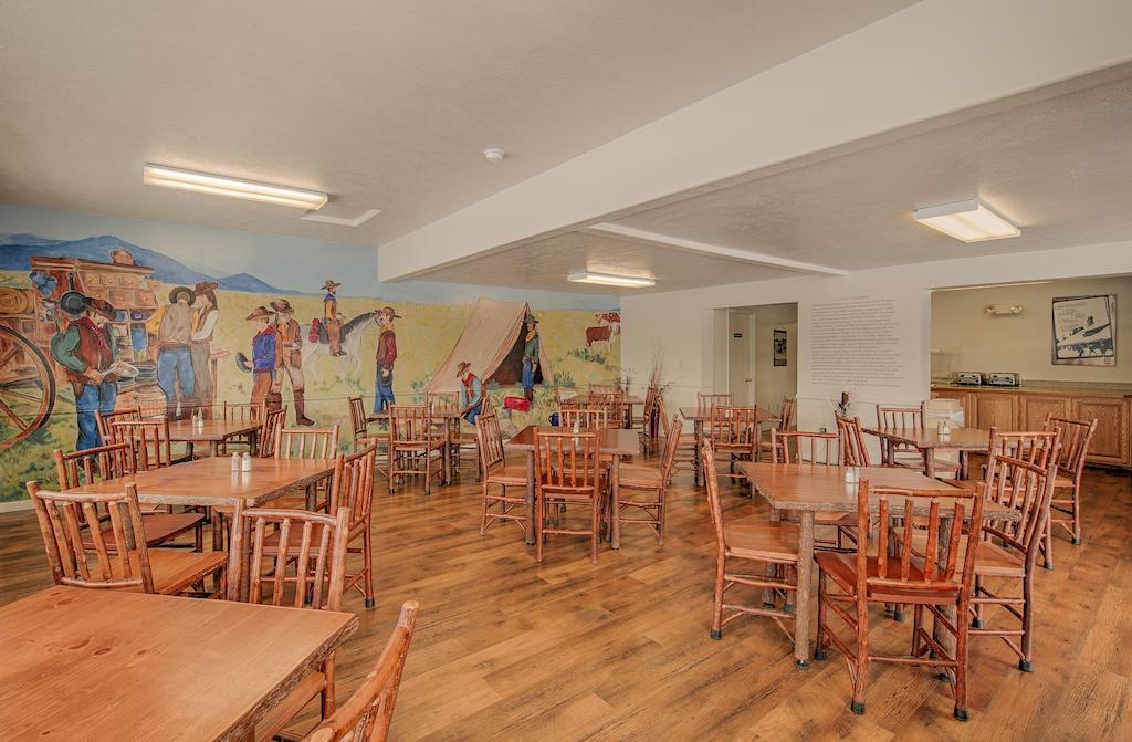 غرب يلوستون Brandin' Iron Inn المظهر الخارجي الصورة