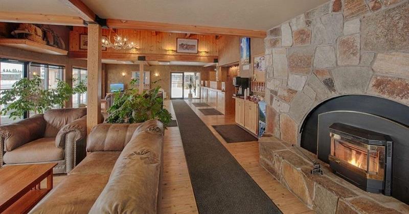 غرب يلوستون Brandin' Iron Inn المظهر الخارجي الصورة
